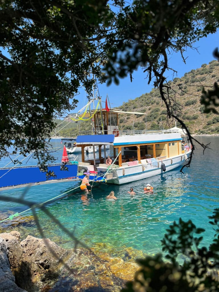 &Ouml;l&uuml;deniz Kelebekler Tekne Turu Mert 1